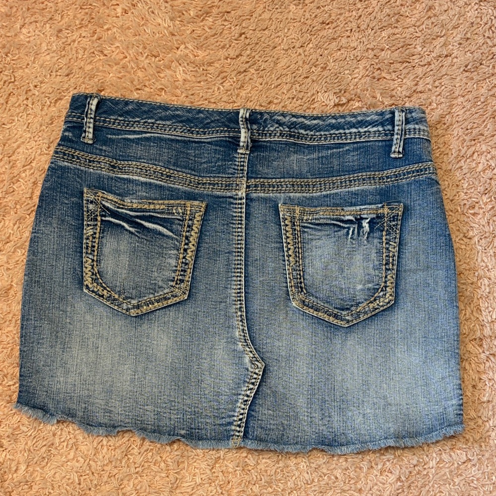 Maurice’s denim Y2K jean skirt fringe hem distressed size 9/10